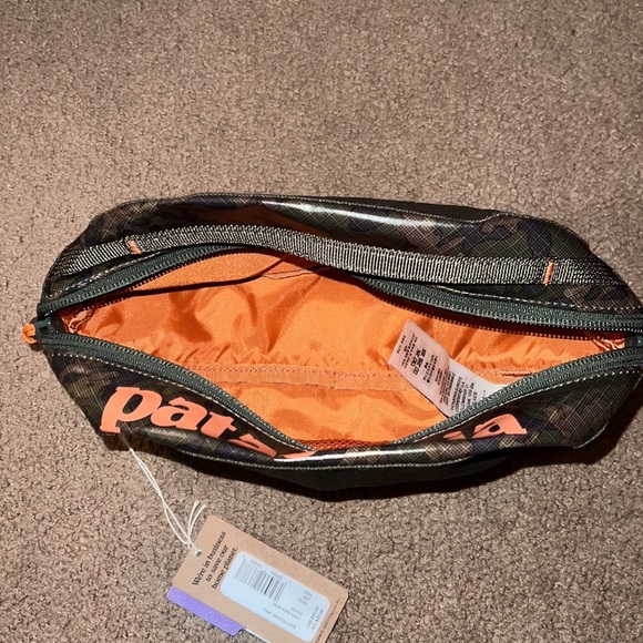 NWT PATAGONIA BLACK HOLE PACK CUBE 3L TOILETRIES DOPP KIT BASIN GREEN/CAMO $35 - Picture 9 of 14